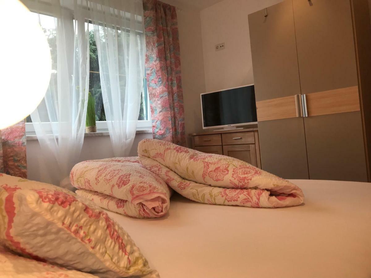 Ferienwohnung Julia Бріксен-ім-Тале Екстер'єр фото